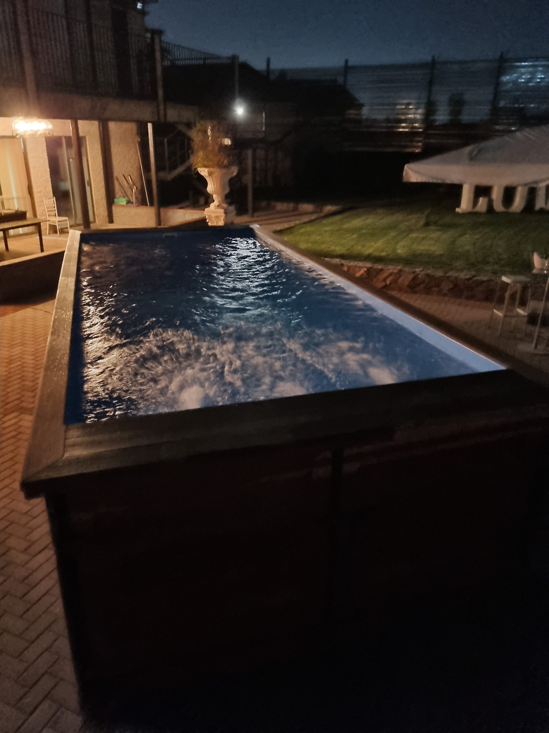 Piscina Container Donde Sea edición rojo óxido
