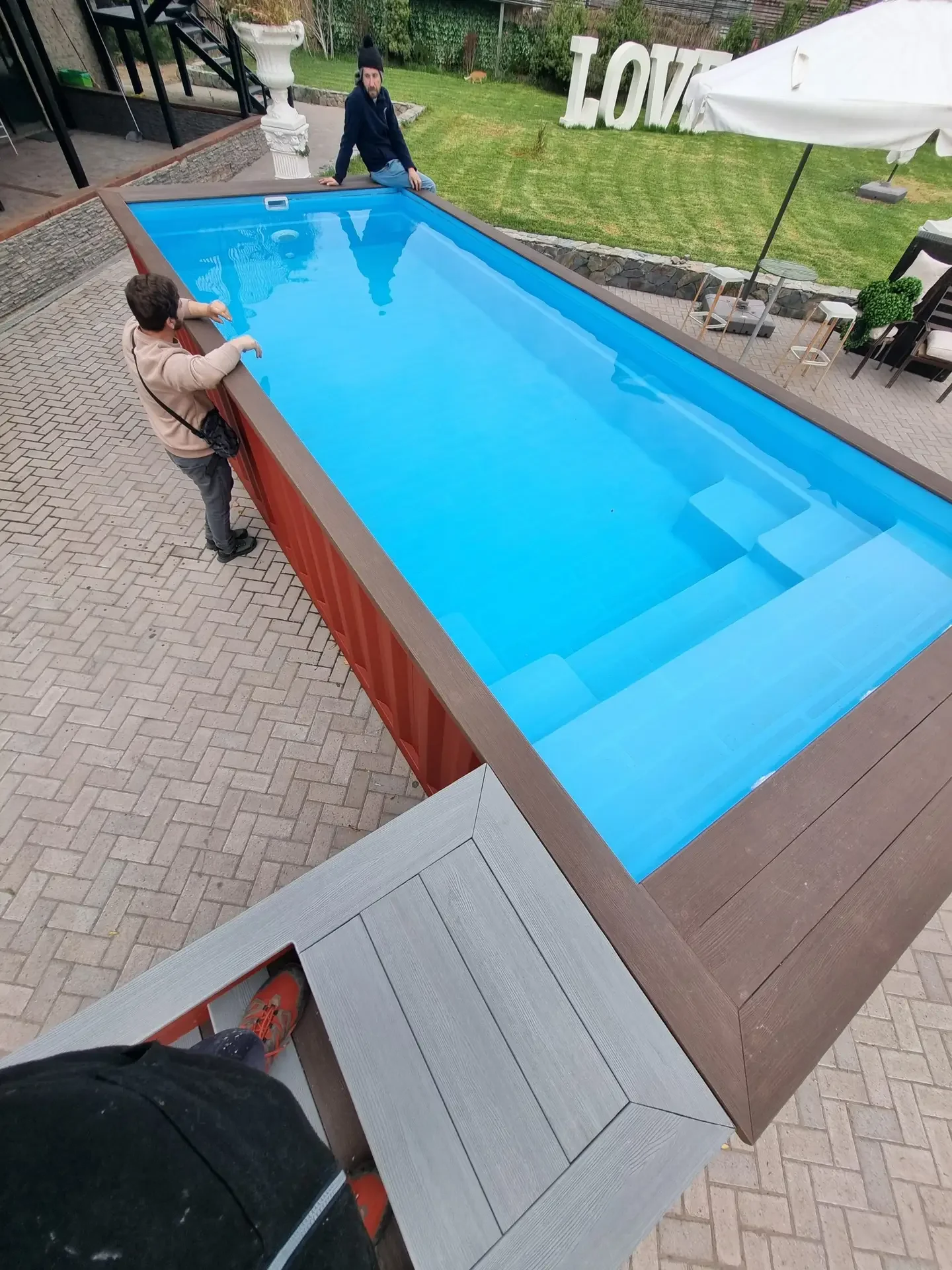 Piscina Container Donde Sea edición rojo óxido